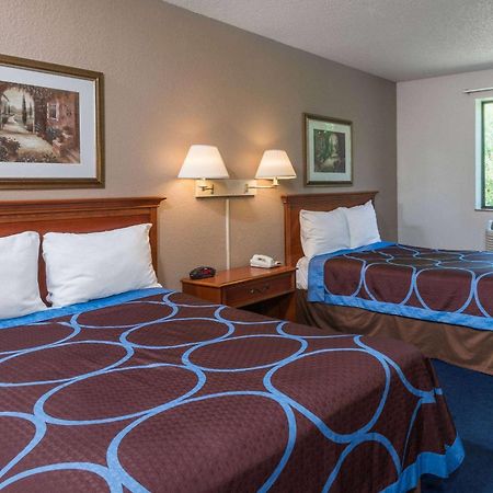 Super 8 By Wyndham Delmont Hotel Exterior foto