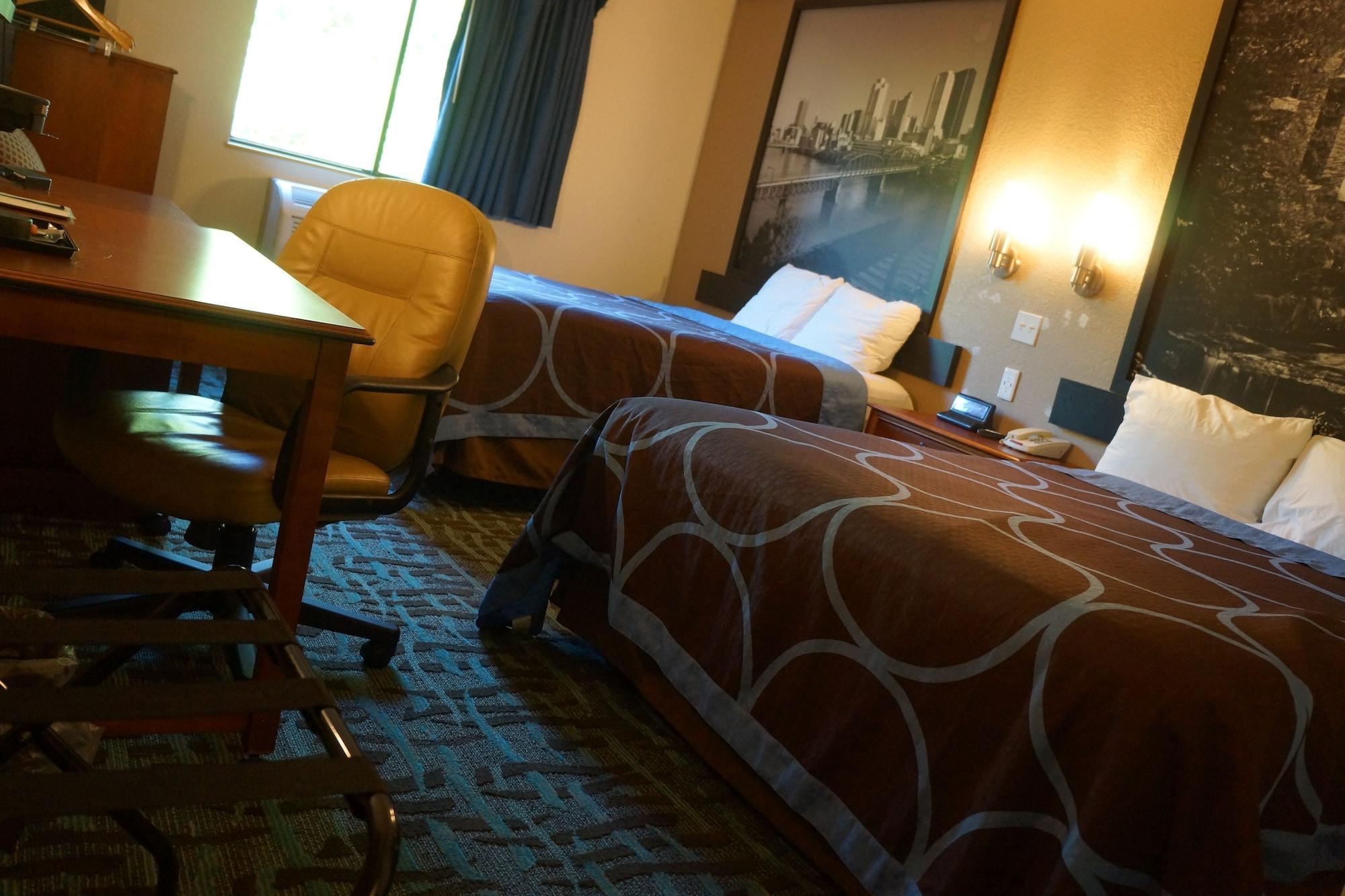 Super 8 By Wyndham Delmont Hotel Exterior foto