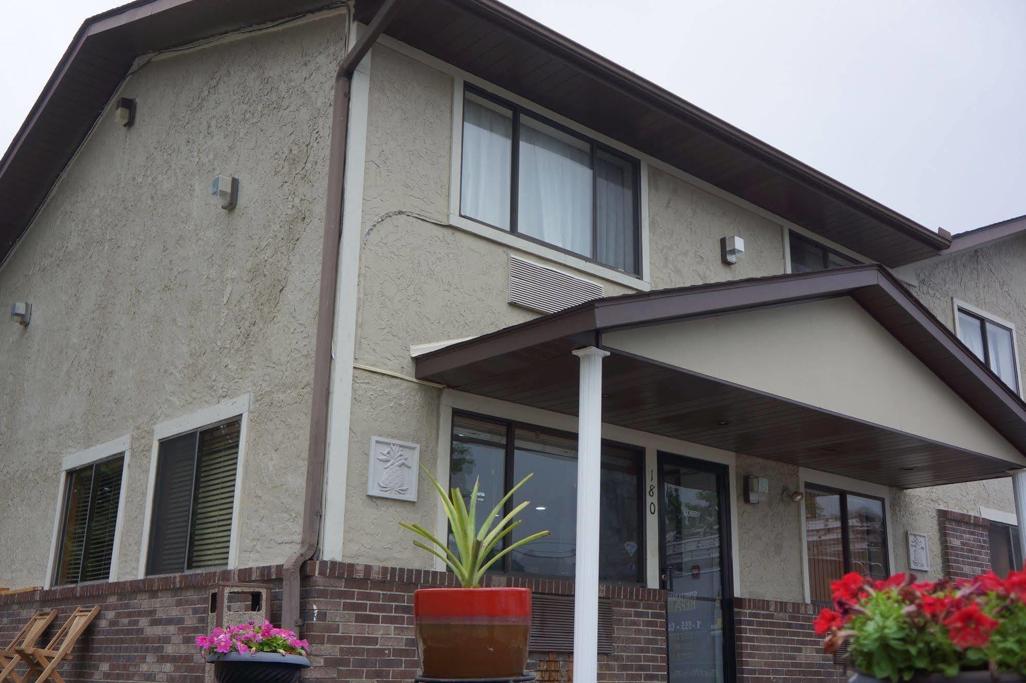 Super 8 By Wyndham Delmont Hotel Exterior foto